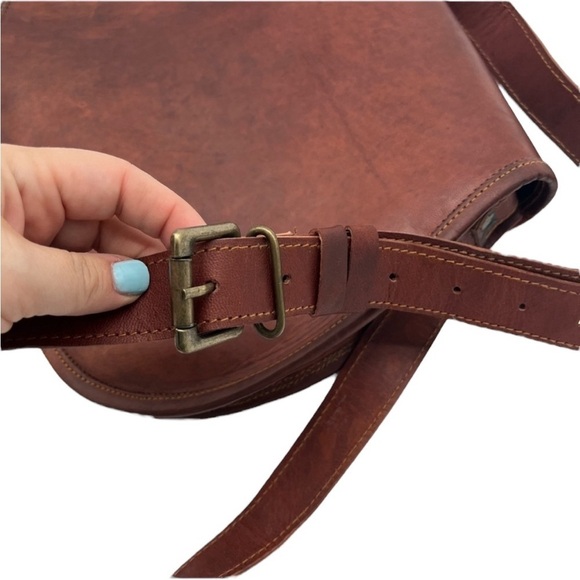 Unbranded Brown Leather Buckle Crossbody Round Saddle Hobo Bag - Picture 4 of 8